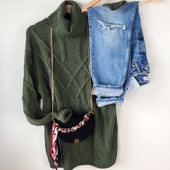 Last One // CHUNKY KNIT SWEATER - Picture 6 of 8